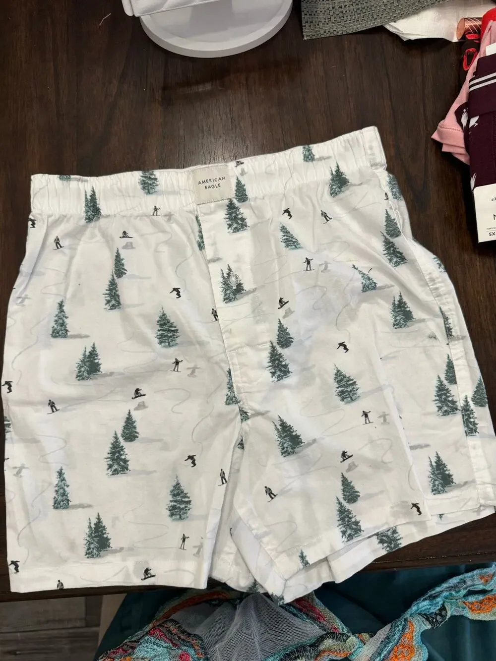 American Eagle white boxer shorts with green pine trees black skiers XS 26-28